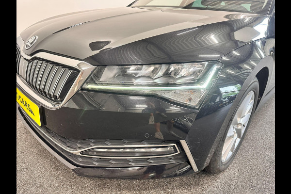 Škoda Superb Combi 1.4 TSI iV Business Edition PHEV Automaat Navigatie Stoelverwarming Voor en Achter Draadloze Telefoonlader Stuurverwarming Cruise Control Elektrisch Verstelbare Stoelen Apple CarPlay