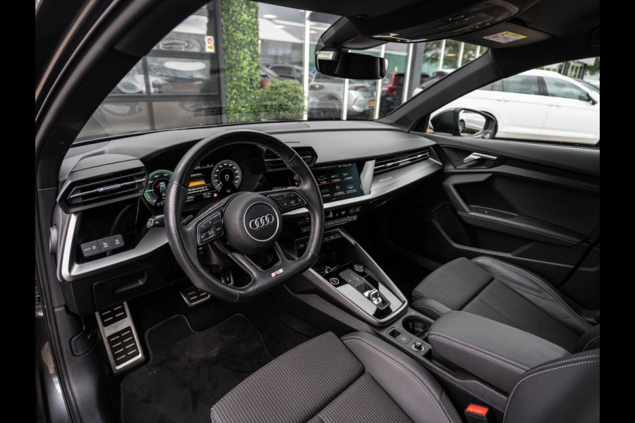 Audi A3 Sportback 40 TFSIe S-Line | Carplay | S-Sportstoelen | 18" LMV | LED
