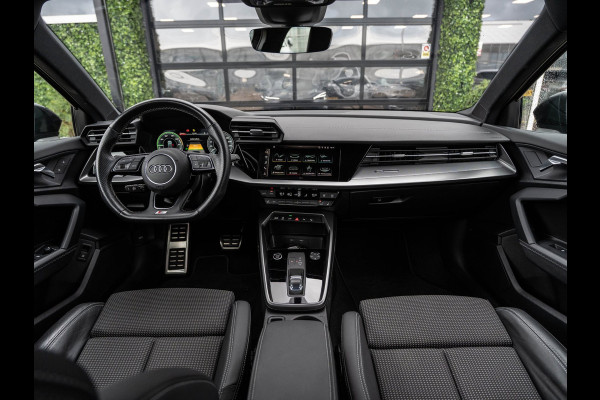 Audi A3 Sportback 40 TFSIe S-Line | Carplay | S-Sportstoelen | 18" LMV | LED