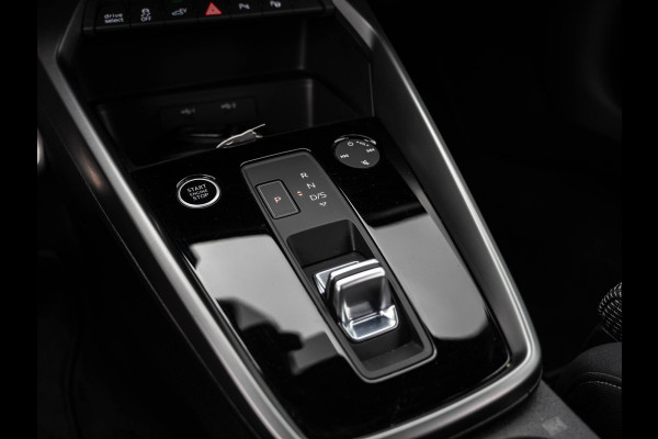 Audi A3 Sportback 40 TFSIe S-Line | Carplay | S-Sportstoelen | 18" LMV | LED