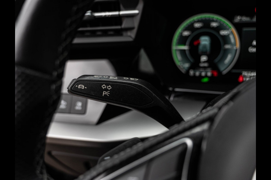 Audi A3 Sportback 40 TFSIe S-Line | Carplay | S-Sportstoelen | 18" LMV | LED