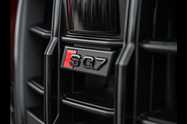 Audi Q7 4.0 TFSI SQ7 quattro Panoramadak | Keramische Remmen | Alcantara Hemel | Carbon Interieur | B&O | HUD | Luchtvering | Stoelverwarming V+A | Camera | Ambiance Interieur | Stuurverwarming | Achterasbesturing |
