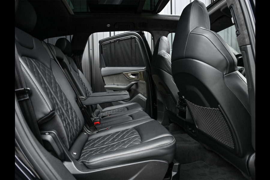 Audi Q7 4.0 TFSI SQ7 quattro Panoramadak | Keramische Remmen | Alcantara Hemel | Carbon Interieur | B&O | HUD | Luchtvering | Stoelverwarming V+A | Camera | Ambiance Interieur | Stuurverwarming | Achterasbesturing |