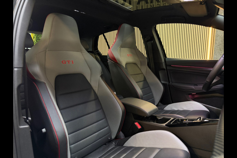 Volkswagen Golf 2.0 TSI GTI CLUBSPORT |BTW|PANO|AKRA|H&K|HuD|LEDER|MEMORY|IQ LIGHTS|BLINDSPOT|SFEERVERLICHTING|NURBURGRING|BOMVOL!