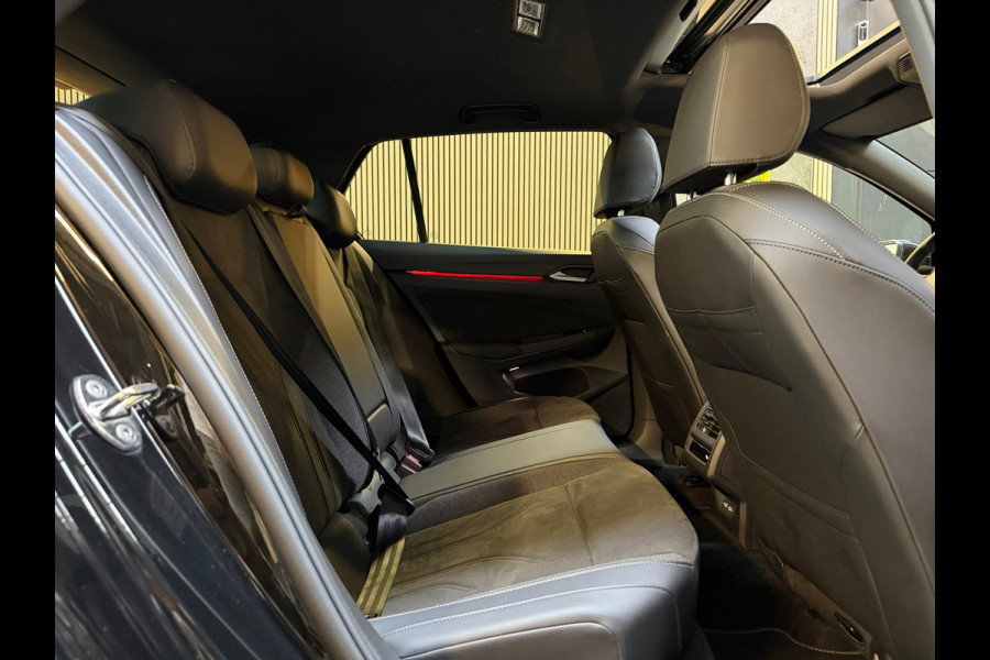 Volkswagen Golf 1.5 eTSI 50 Jahre|PANO|MASSAGE|HuD|MEMORY|IQ LIGHTS|KEYLESS|ACC|FABRIEKSGARANTI|CARPLAY|SFEERVERLICHTING|BOMVOL!