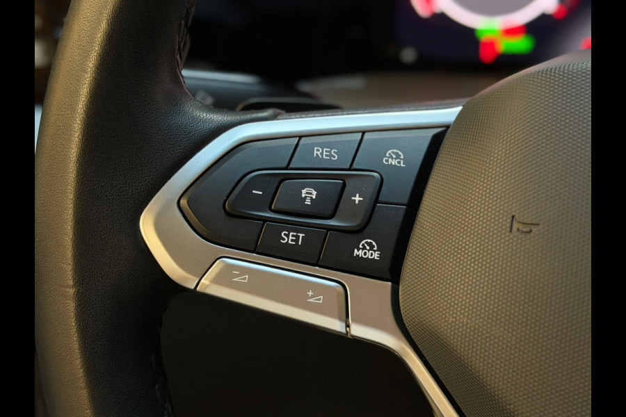 Volkswagen Golf 1.5 eTSI 50 Jahre|PANO|MASSAGE|HuD|MEMORY|IQ LIGHTS|KEYLESS|ACC|FABRIEKSGARANTI|CARPLAY|SFEERVERLICHTING|BOMVOL!