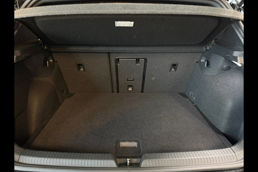 Volkswagen Golf 1.5 eTSI 50 Jahre|PANO|MASSAGE|HuD|MEMORY|IQ LIGHTS|KEYLESS|ACC|FABRIEKSGARANTI|CARPLAY|SFEERVERLICHTING|BOMVOL!