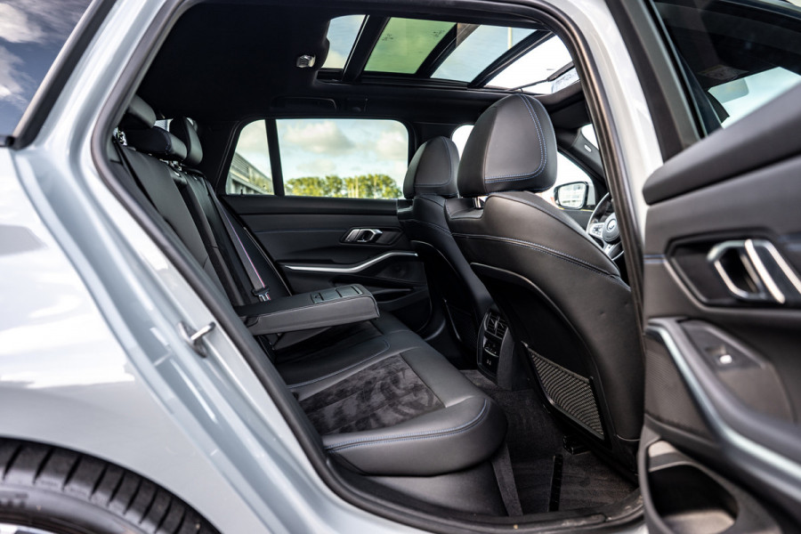 BMW 3 Serie Touring 330e Pano/M-Sport/HUD/Trekhaak