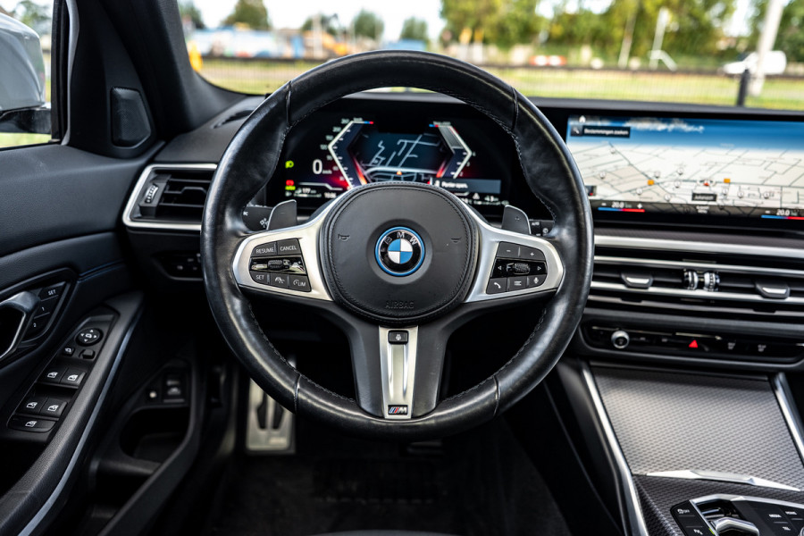 BMW 3 Serie Touring 330e Pano/M-Sport/HUD/Trekhaak