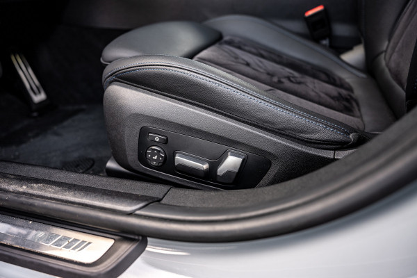 BMW 3 Serie Touring 330e Pano/M-Sport/HUD/Trekhaak