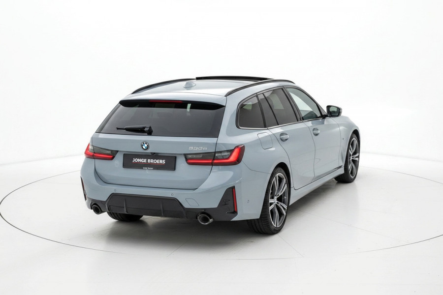 BMW 3 Serie Touring 330e Pano/M-Sport/HUD/Trekhaak
