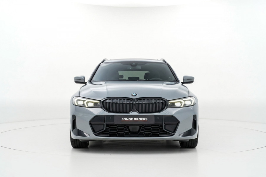 BMW 3 Serie Touring 330e Pano/M-Sport/HUD/Trekhaak