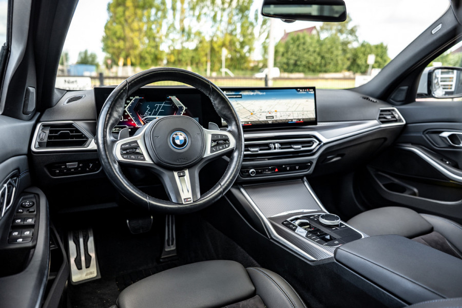 BMW 3 Serie Touring 330e Pano/M-Sport/HUD/Trekhaak