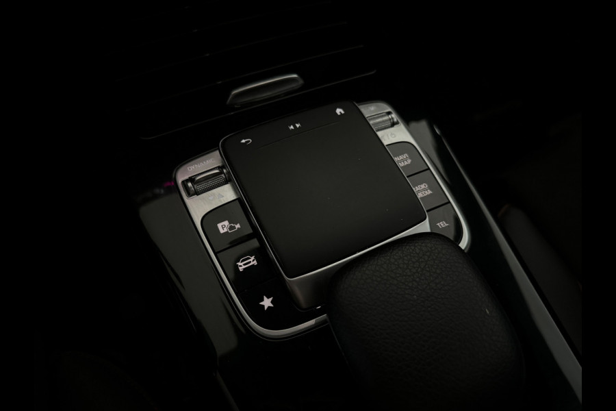Mercedes-Benz CLA-Klasse 180 AMG Pano|Sfeer|Stoelverwarming|Lane|Cruise