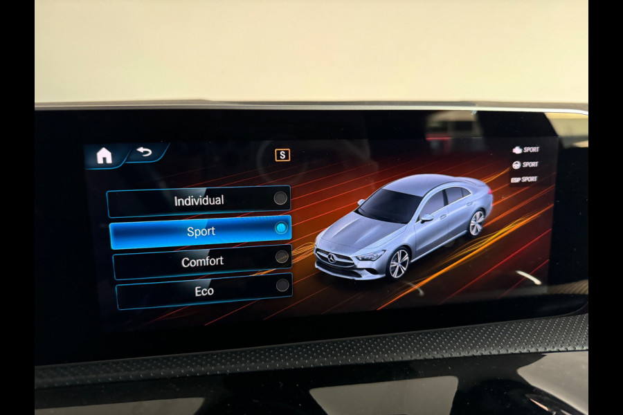 Mercedes-Benz CLA-Klasse 180 AMG Pano|Sfeer|Stoelverwarming|Lane|Cruise