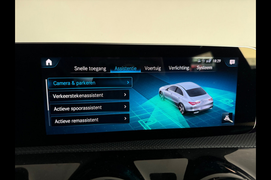 Mercedes-Benz CLA-Klasse 180 AMG Pano|Sfeer|Stoelverwarming|Lane|Cruise