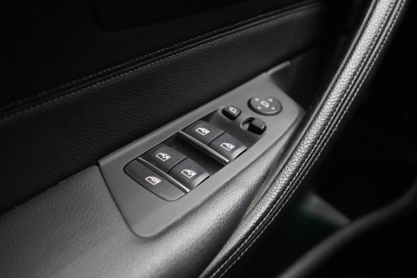 BMW 5 Serie 520d Business Edition Plus | PANO | STOELVENTILATIE | HEADS UP