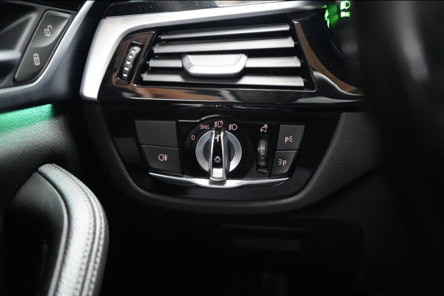 BMW 5 Serie 520d Business Edition Plus | PANO | STOELVENTILATIE | HEADS UP