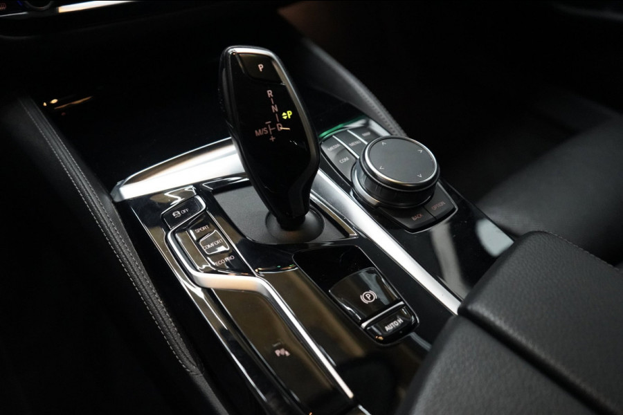 BMW 5 Serie 520d Business Edition Plus | PANO | STOELVENTILATIE | HEADS UP