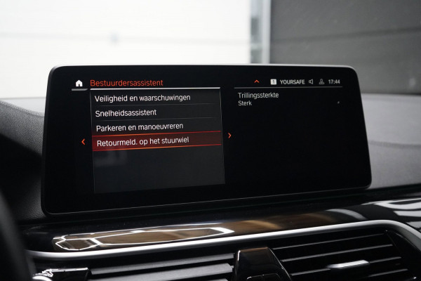 BMW 5 Serie 520d Business Edition Plus | PANO | STOELVENTILATIE | HEADS UP