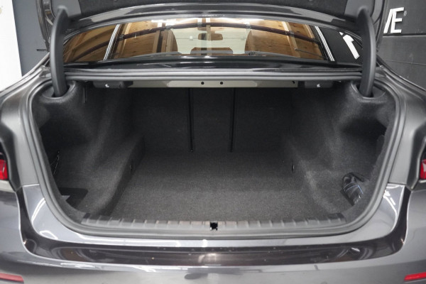 BMW 5 Serie 520d Business Edition Plus | PANO | STOELVENTILATIE | HEADS UP