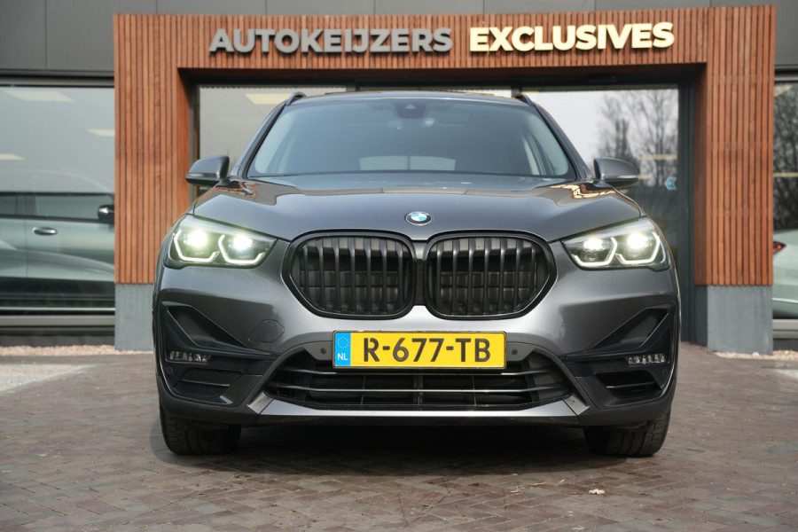 BMW X1 xDrive25e High Executive Panoramadak Adapt Cruise Headup Harman/Kardon Memory