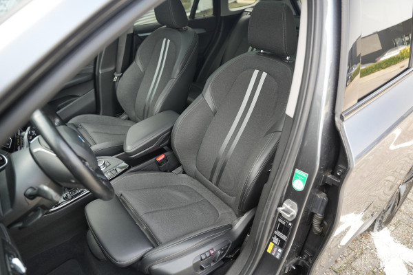 BMW X1 xDrive25e High Executive Panoramadak Adapt Cruise Headup Harman/Kardon Memory