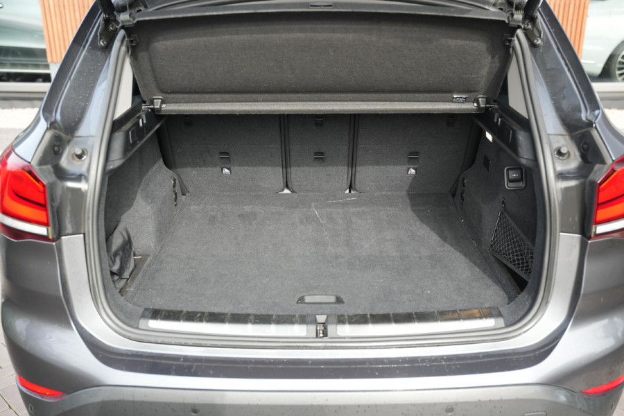 BMW X1 xDrive25e High Executive Panoramadak Adapt Cruise Headup Harman/Kardon Memory