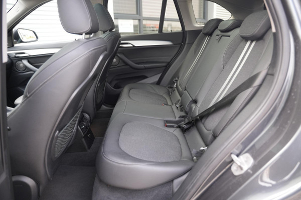 BMW X1 xDrive25e High Executive Panoramadak Adapt Cruise Headup Harman/Kardon Memory