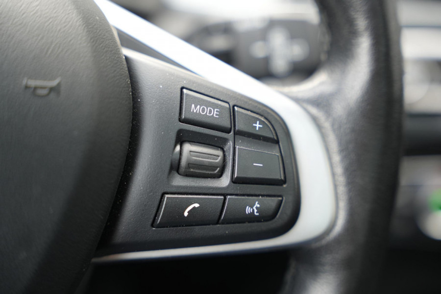 BMW X1 xDrive25e High Executive Panoramadak Adapt Cruise Headup Harman/Kardon Memory