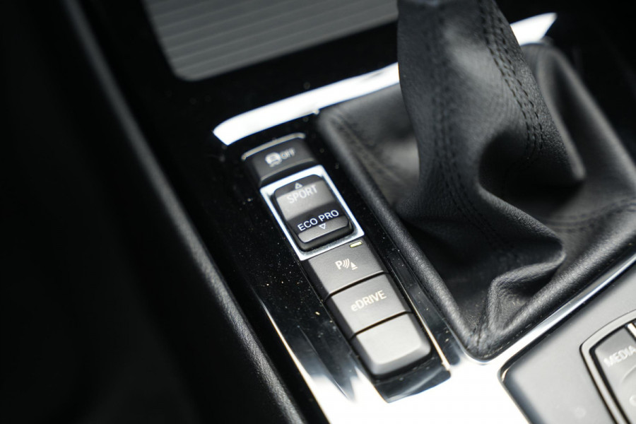 BMW X1 xDrive25e High Executive Panoramadak Adapt Cruise Headup Harman/Kardon Memory