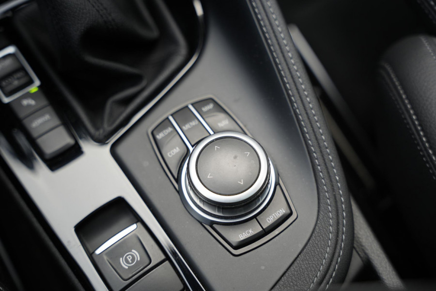 BMW X1 xDrive25e High Executive Panoramadak Adapt Cruise Headup Harman/Kardon Memory