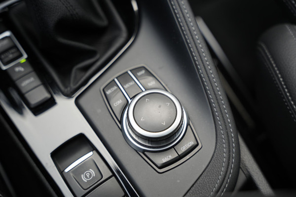 BMW X1 xDrive25e High Executive Panoramadak Adapt Cruise Headup Harman/Kardon Memory