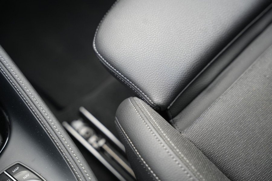 BMW X1 xDrive25e High Executive Panoramadak Adapt Cruise Headup Harman/Kardon Memory