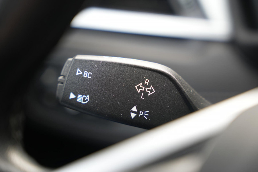 BMW X1 xDrive25e High Executive Panoramadak Adapt Cruise Headup Harman/Kardon Memory