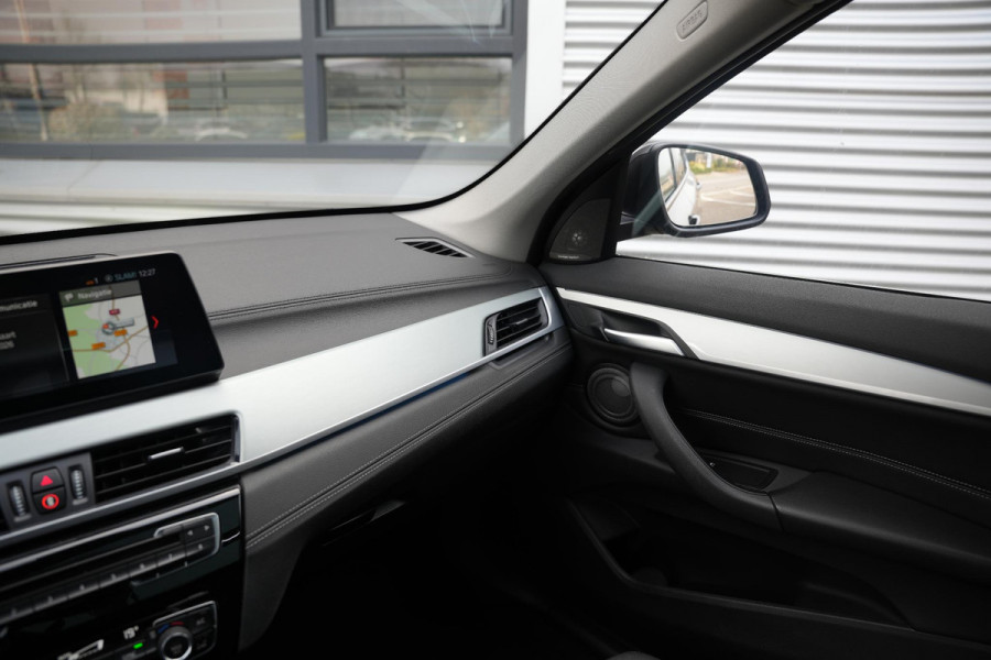BMW X1 xDrive25e High Executive Panoramadak Adapt Cruise Headup Harman/Kardon Memory