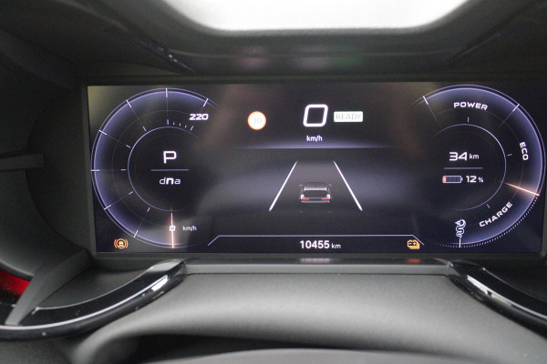 Alfa Romeo junior ELETTRICA SPECIALE 156PK 54 kWh | TECHNOLOGIE PAKKET (O.A. FULL LED ADAPTIVE MATRIX KOPLAMPEN/DODEHOEK DETECTIE/DRAADLOZE TELEFOONLADER/ACHTERUITRIJ CAMERA/PARKEERSENSOREN VOOR, ACHTER,ZIJKANT) | DRAADLOZE APPLE CARPLAY/ANDROID AUTO | CLIMATE CONTROL | ELEKTRISCH BEDIENBARE ACHTERKLEP | STOEL VERWARMING | ELEKTRISCH BEDIENBARE VOORSTOEL MET MASAGEFUNCTIE | VERKEERSBORDEN HERKENNING | ADAPTIVE CRUISE CONTROL | KEYLESS ENTRY/START |