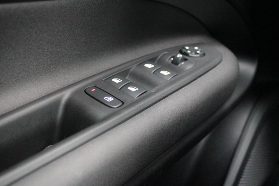 Alfa Romeo junior ELETTRICA SPECIALE 156PK 54 kWh | TECHNOLOGIE PAKKET (O.A. FULL LED ADAPTIVE MATRIX KOPLAMPEN/DODEHOEK DETECTIE/DRAADLOZE TELEFOONLADER/ACHTERUITRIJ CAMERA/PARKEERSENSOREN VOOR, ACHTER,ZIJKANT) | DRAADLOZE APPLE CARPLAY/ANDROID AUTO | CLIMATE CONTROL | ELEKTRISCH BEDIENBARE ACHTERKLEP | STOEL VERWARMING | ELEKTRISCH BEDIENBARE VOORSTOEL MET MASAGEFUNCTIE | VERKEERSBORDEN HERKENNING | ADAPTIVE CRUISE CONTROL | KEYLESS ENTRY/START |