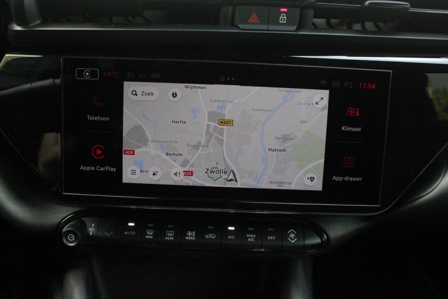 Alfa Romeo junior ELETTRICA SPECIALE 156PK 54 kWh | TECHNOLOGIE PAKKET (O.A. FULL LED ADAPTIVE MATRIX KOPLAMPEN/DODEHOEK DETECTIE/DRAADLOZE TELEFOONLADER/ACHTERUITRIJ CAMERA/PARKEERSENSOREN VOOR, ACHTER,ZIJKANT) | DRAADLOZE APPLE CARPLAY/ANDROID AUTO | CLIMATE CONTROL | ELEKTRISCH BEDIENBARE ACHTERKLEP | STOEL VERWARMING | ELEKTRISCH BEDIENBARE VOORSTOEL MET MASAGEFUNCTIE | VERKEERSBORDEN HERKENNING | ADAPTIVE CRUISE CONTROL | KEYLESS ENTRY/START |