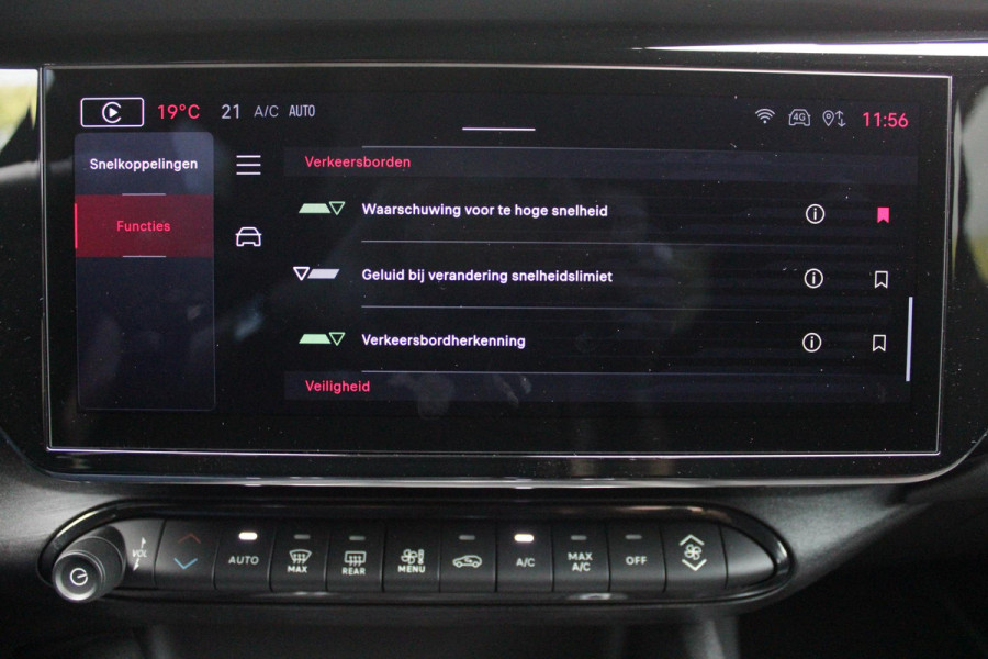 Alfa Romeo junior ELETTRICA SPECIALE 156PK 54 kWh | TECHNOLOGIE PAKKET (O.A. FULL LED ADAPTIVE MATRIX KOPLAMPEN/DODEHOEK DETECTIE/DRAADLOZE TELEFOONLADER/ACHTERUITRIJ CAMERA/PARKEERSENSOREN VOOR, ACHTER,ZIJKANT) | DRAADLOZE APPLE CARPLAY/ANDROID AUTO | CLIMATE CONTROL | ELEKTRISCH BEDIENBARE ACHTERKLEP | STOEL VERWARMING | ELEKTRISCH BEDIENBARE VOORSTOEL MET MASAGEFUNCTIE | VERKEERSBORDEN HERKENNING | ADAPTIVE CRUISE CONTROL | KEYLESS ENTRY/START |