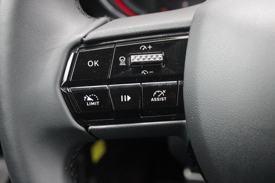 Alfa Romeo junior ELETTRICA SPECIALE 156PK 54 kWh | TECHNOLOGIE PAKKET (O.A. FULL LED ADAPTIVE MATRIX KOPLAMPEN/DODEHOEK DETECTIE/DRAADLOZE TELEFOONLADER/ACHTERUITRIJ CAMERA/PARKEERSENSOREN VOOR, ACHTER,ZIJKANT) | DRAADLOZE APPLE CARPLAY/ANDROID AUTO | CLIMATE CONTROL | ELEKTRISCH BEDIENBARE ACHTERKLEP | STOEL VERWARMING | ELEKTRISCH BEDIENBARE VOORSTOEL MET MASAGEFUNCTIE | VERKEERSBORDEN HERKENNING | ADAPTIVE CRUISE CONTROL | KEYLESS ENTRY/START |