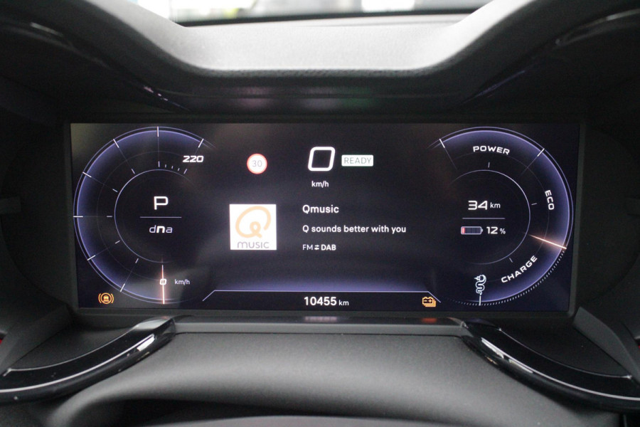 Alfa Romeo junior ELETTRICA SPECIALE 156PK 54 kWh | TECHNOLOGIE PAKKET (O.A. FULL LED ADAPTIVE MATRIX KOPLAMPEN/DODEHOEK DETECTIE/DRAADLOZE TELEFOONLADER/ACHTERUITRIJ CAMERA/PARKEERSENSOREN VOOR, ACHTER,ZIJKANT) | DRAADLOZE APPLE CARPLAY/ANDROID AUTO | CLIMATE CONTROL | ELEKTRISCH BEDIENBARE ACHTERKLEP | STOEL VERWARMING | ELEKTRISCH BEDIENBARE VOORSTOEL MET MASAGEFUNCTIE | VERKEERSBORDEN HERKENNING | ADAPTIVE CRUISE CONTROL | KEYLESS ENTRY/START |