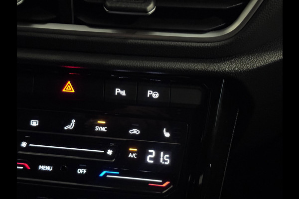 Volkswagen T-Roc 1.5 TSI R-Line DSG | IQ LIGHT | CAMERA | KEYLESS | ASCOT GREY