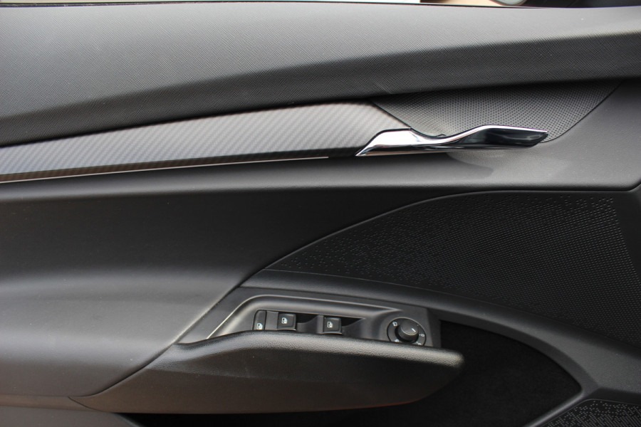 Škoda ENYAQ iV 60 Sportline / SoH 93,4% / Camera / Leder&Alcantara / Matrix LED / Keyless / 20'' / CarPlay / Stuur+Stoelverwarmd / DAB / Cruise Control
