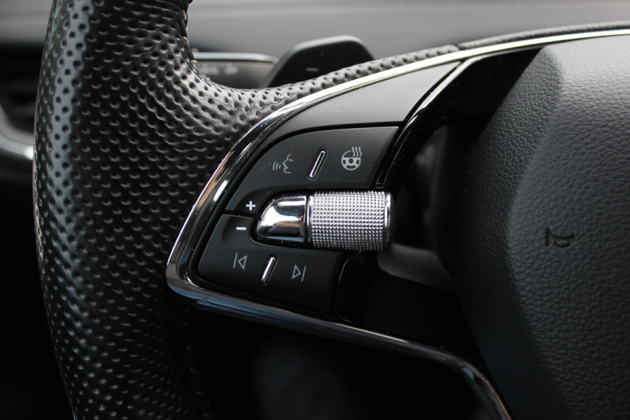 Škoda ENYAQ iV 60 Sportline / SoH 93,4% / Camera / Leder&Alcantara / Matrix LED / Keyless / 20'' / CarPlay / Stuur+Stoelverwarmd / DAB / Cruise Control