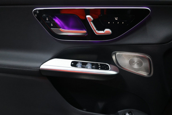 Mercedes-Benz GLC 300e 4MATIC AMG Line HIGHBEAM/VIRTUAL/SFEER/PANO/ALCANTARA+S.VERWARMING/20" LMV/360/ACC/12 MND GARANTIE!