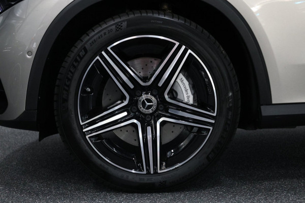 Mercedes-Benz GLC 300e 4MATIC AMG Line HIGHBEAM/VIRTUAL/SFEER/PANO/ALCANTARA+S.VERWARMING/20" LMV/360/ACC/12 MND GARANTIE!