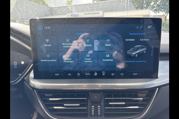Ford Kuga 2.5 PHEV Titanium | Nieuw model | Wegklapbare trekhaak | Camera | Navigatie | Cruise control | 2.100 kg trekgewicht