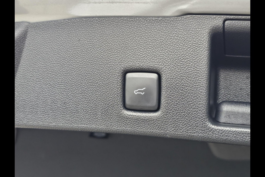 Ford Kuga 2.5 PHEV ST-Line X | Panoramadak | Wegklapbare trekhaak | Head up Display | AGR-stoelen | Bang&Olufsen | Elektrische achterklep