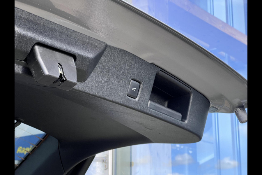 Ford Kuga 2.5 PHEV ST-Line X | Panoramadak | Wegklapbare trekhaak | Driver Assistance Pack | Winterpack |  19 inch Lichtmetaal | AGR-stoelen | Bang&Olufsen | Elektrische achterklep | 2.100kg Trekgewicht